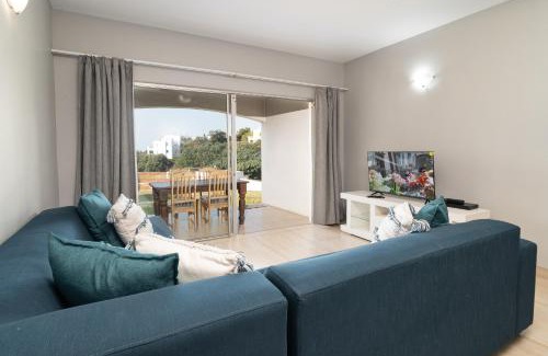 Shaka's Rock Apartment | Santorini Kallisti 7 (Family Only)