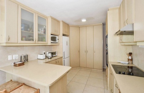 Sea Point Apartment | Sea Point Luxury Four Bedroom Apartments