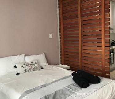 Three Anchor Bay Apartment | Seapoint Studio close to beach