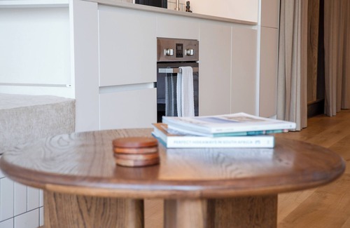 Three Anchor Bay Apartment | Seaside 9: Modern Studio with Balcony & Ocean View