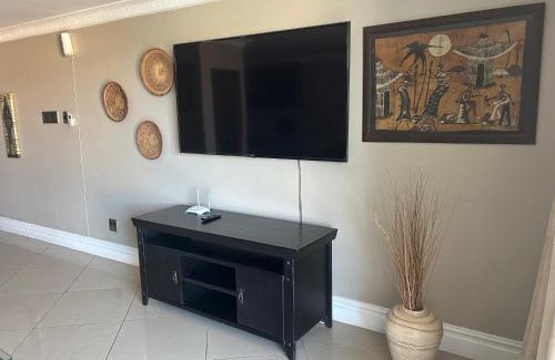 Durban Point Apartment | Seaview Apartments -Near MSC Cruise Terminal and UShaka Marine
