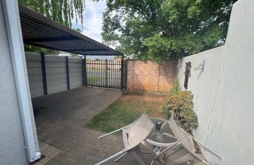 Edenvale Apartment | Secure cottage with Wifi and PLEX OR Tambo Airport