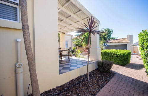 Somerset West Apartment | Somerset Garden Route and Wineland Apartment and Wellness