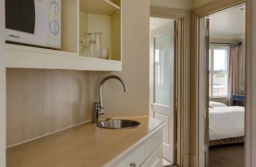 Pollok Beach Hotel | Southern Sun The Marine