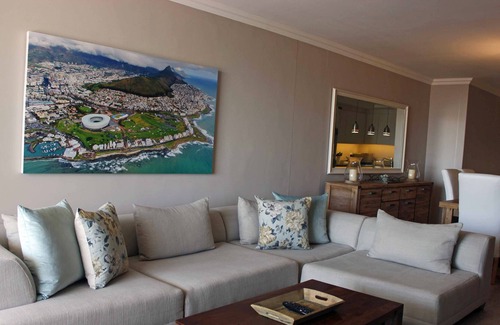 Green Point Apartment | Spacious and Modern 2 Bedroom Apartment in Green Point