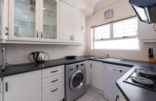 Camps Bay Apartment | Spacious Camps Bay Apartment with Amazing Views!