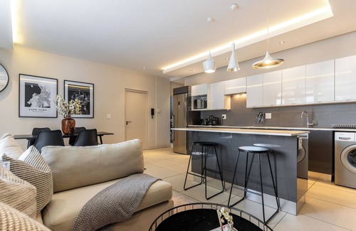 Green Point Apartment | Spacious Green Point Escape