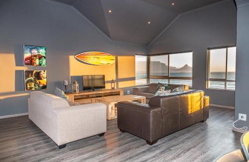 Bloubergstrand Apartment | Spacious Luxury 3 Bedroom Apartment B401 Sea Spray