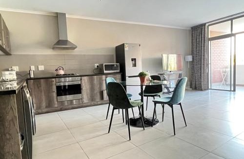 Century City Apartment | Spacious Modern 1 bedroom apartment near Canal Walk