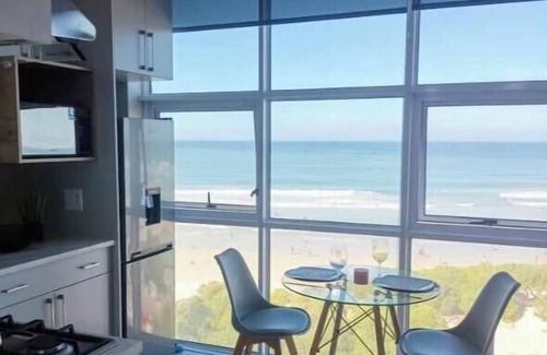 Strand Apartment | ST Tropez 603, Beachfront