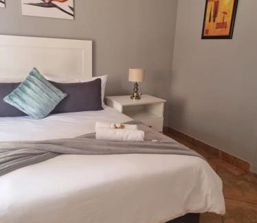 Kempton Park House | Stay at Home Airport Lodge