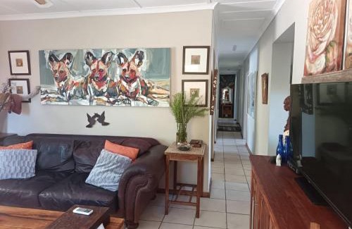 Oudtshoorn Apartment | Stonehenge Cottage