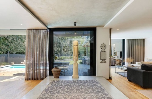 Alphen House | Stunning 3 bedroom en-suite Constantia home