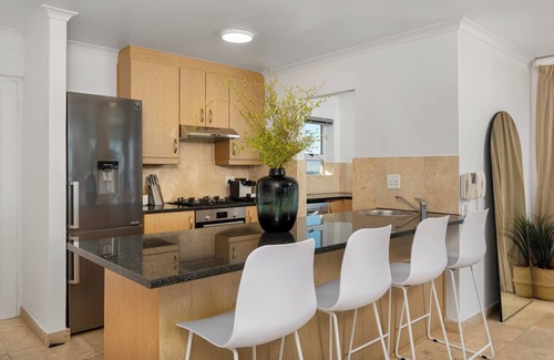 Bloubergstrand Apartment | Stylish Blouberg Retreat with Stunning Views