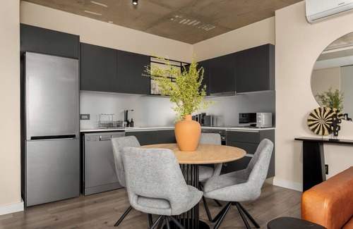 Cape Town City Centre Apartment | Stylish Light and Bright Apartment | De Waterkant