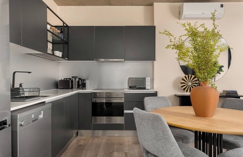 Cape Town City Centre Apartment | Stylish Light and Bright Apartment | De Waterkant