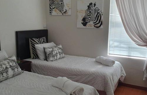 Durbanville Apartment | Sua Casa has African inspired decor