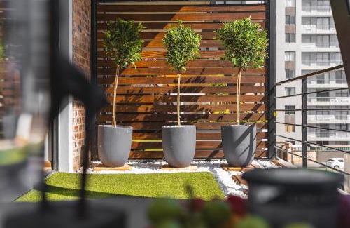 West Beach Apartment | Sunny Sunset on White Soil!