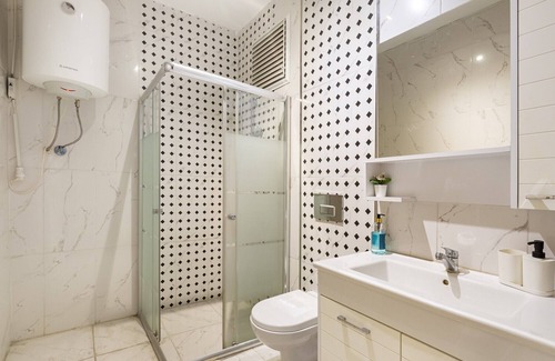 Osmanbey Apartment | Superb Flat with Central Location in Nisantasi