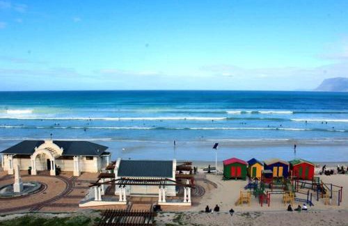 Muizenberg Apartment | Surfers Empire Penthouse