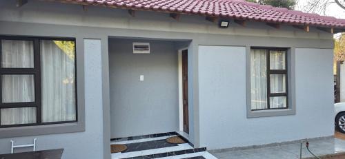 Kareeberg House | Tambotie 28
