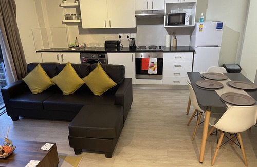 Claremont Apartment | Tana’s Crib Modern Secure 1 bed apartment