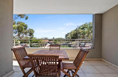 Green Point Apartment | The Antrim Apartments by Totalstay