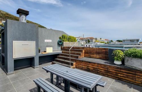 Kareeberg Apartment | The Honeycomb on S 2 Bedroom Modern, Secure, Central Apartment