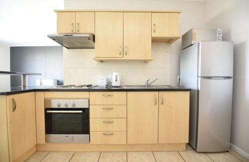 Century City Apartment | The Island Club Apartment