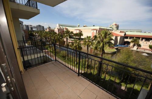Century City Apartment | The Island Club Apartment