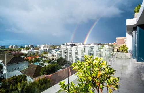 Three Anchor Bay Apartment | The Murex
