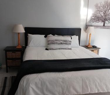 Pinelands Apartment | The Palm in Pinelands
