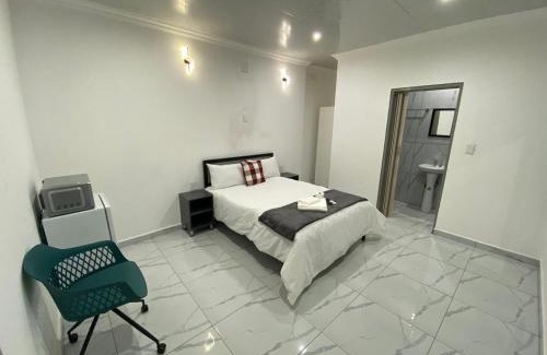Lombardy East House | The Palms Guest House