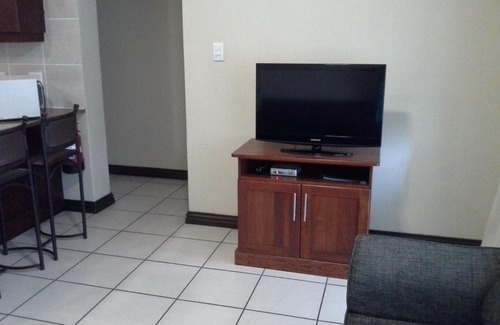 Margate Apartment | Topanga 16