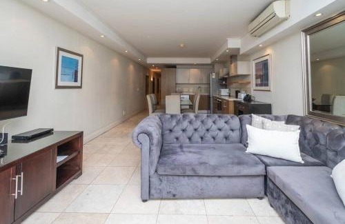 Victoria and Alfred Waterfront Apartment | Tranquil Waterfront Escape