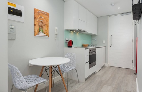 Green Point Apartment | Trendy | Modern | One Bedroom | Green Point