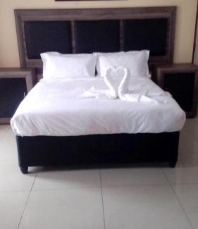 Moses Kotane Bed & Breakfast | Tshukudu e Ntsho