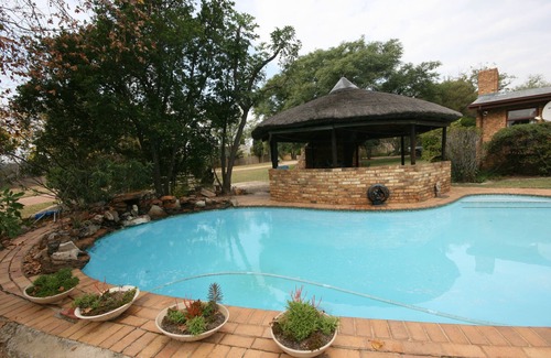 Greater Johannesburg Metropolitan Area Apartment | Twin Self-Catering Accommodation in Johannesburg, Fourways