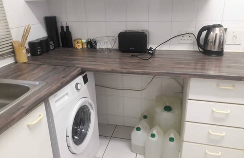 Greater Johannesburg Metropolitan Area Apartment | Two Bedroom Two Bathroom Central To Gautrain & Mall 5 Minutes Walk