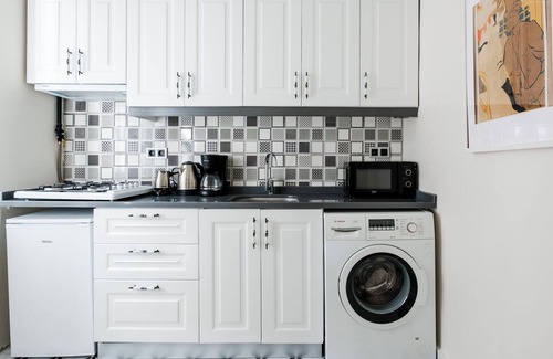 Galata Apartment | Unique Flat w 5 min to Galata Tower, Istiklal Ave