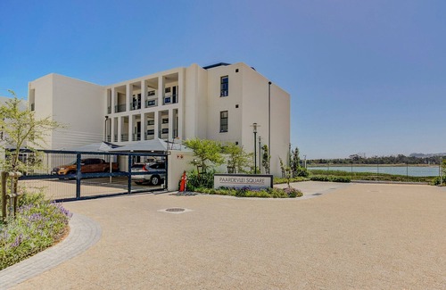 Firgrove Rural Apartment | UniqueStay Paardevlei Square 3