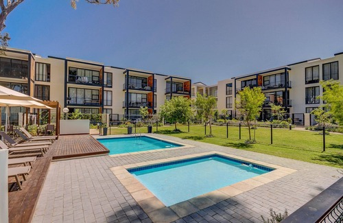 Firgrove Rural Apartment | UniqueStay Paardevlei Square 3