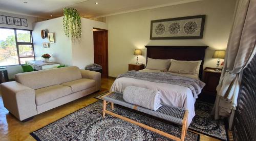 White River House | Upstairs R-2 Self-Catering Unit