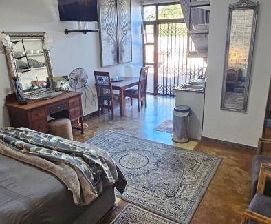 White River Apartment | Upstairs R-3 Self Catering Unit
