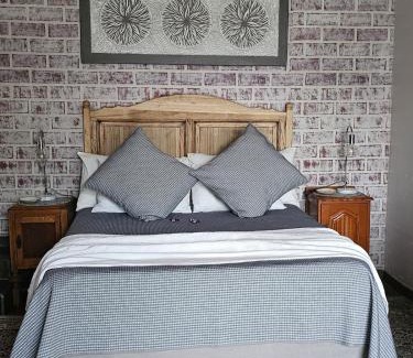 White River Apartment | Upstairs R-3 Self Catering Unit