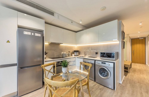 Bo'Kaap Apartment | Vibrant Studio Apartment in Trendy De Waterkant
