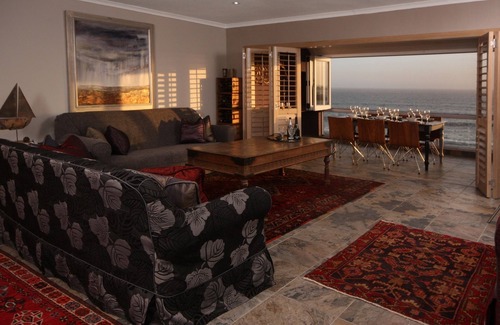 Hermanus City-Centre Apartment | View at 18