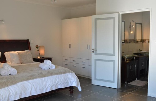 Stellenbosch House | Villa Honeysuckle Luxury 3 Bedroom