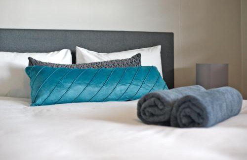 Century City Apartment | Waters Edge Uno