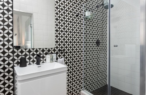 Green Point Apartment | Wessels Road 11 Downstairs